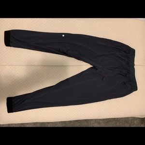 Men’s Large Lululemon Joggers (Like New)
